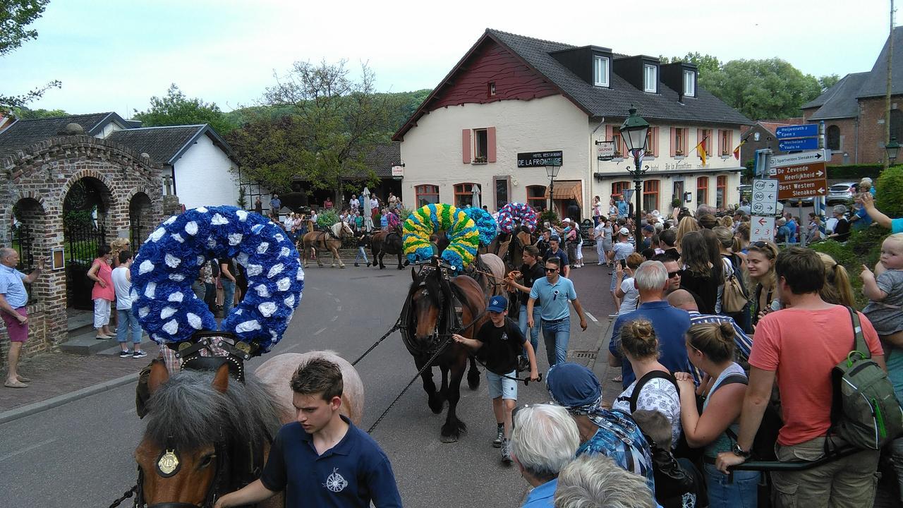 Herberg De La Frontiere Slenaken Eksteriør billede